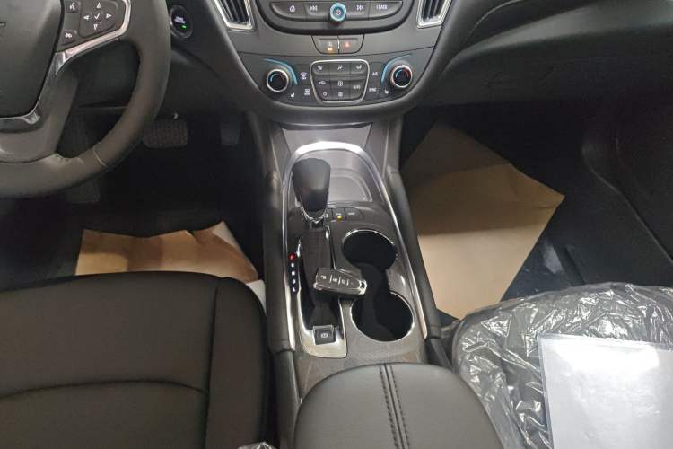 Used Chevrolet Malibu XL 2023 1.5T Sharp Edition Gear Lever