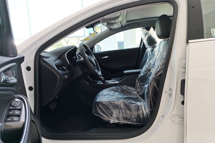 Used Chevrolet Malibu XL 2023 1.5T Sharp Edition Interior 3