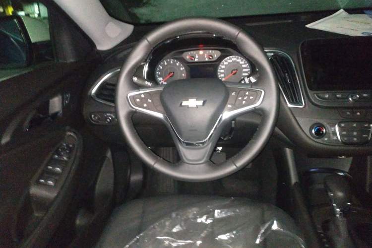 Used Chevrolet Malibu XL 2023 1.5T Sharp Edition Interior 3