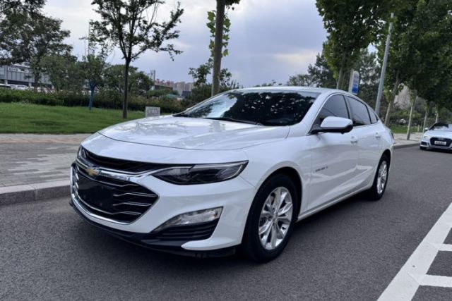 Ojetý Chevrolet Malibu XL 2023 1.5T Sharp Edition