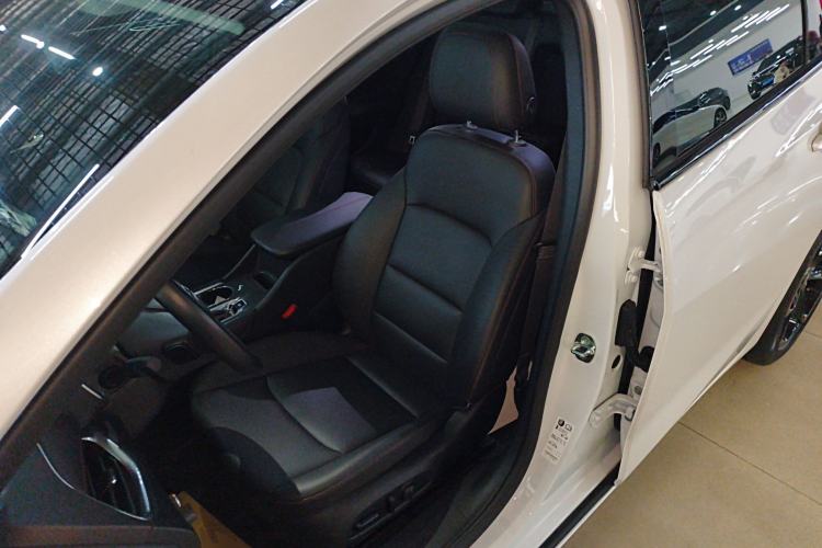 Used Chevrolet Malibu XL 2023 Redline 2.0T Sporty Edition Left Front Seat