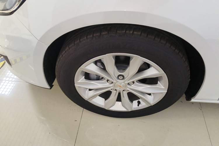 Used Chevrolet Malibu XL 2023 1.5T Sharp Edition Left Front Wheel Hub