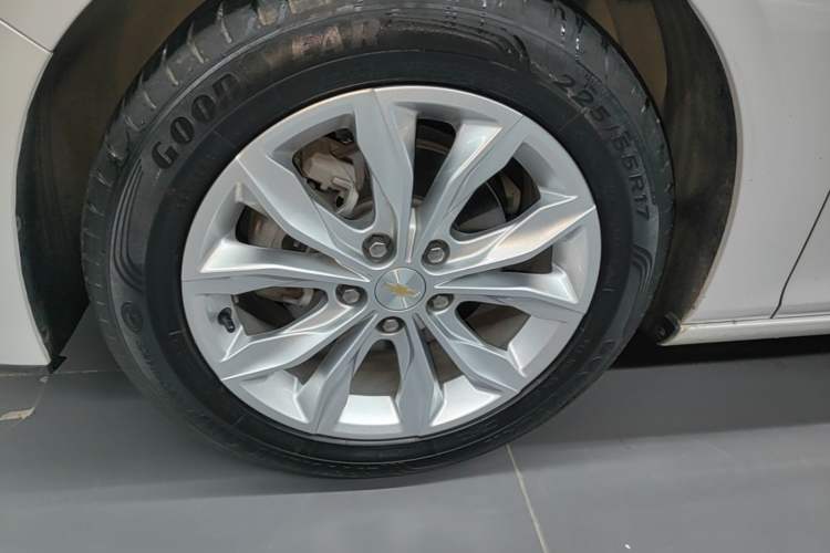 Used Chevrolet Malibu XL 2023 1.5T Elite Edition Left Front Wheel Hub