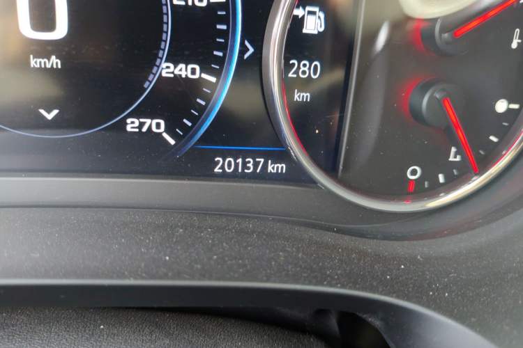 Used Chevrolet Malibu XL 2023 Redline 2.0T Sporty Edition Odometer Close Up