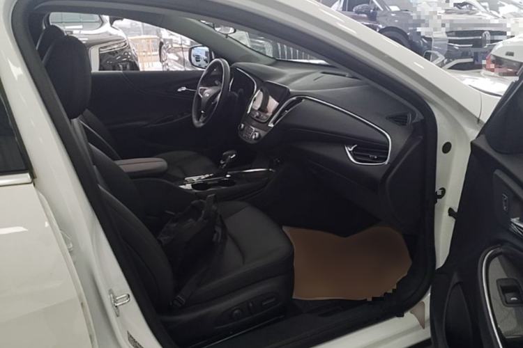 Used Chevrolet Malibu XL 2023 1.5T Sharp Edition Right Front Seat