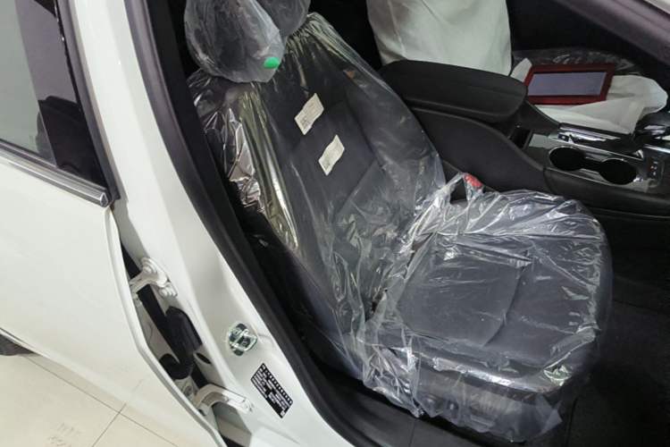 Used Chevrolet Malibu XL 2023 1.5T Sharp Edition Right Front Seat