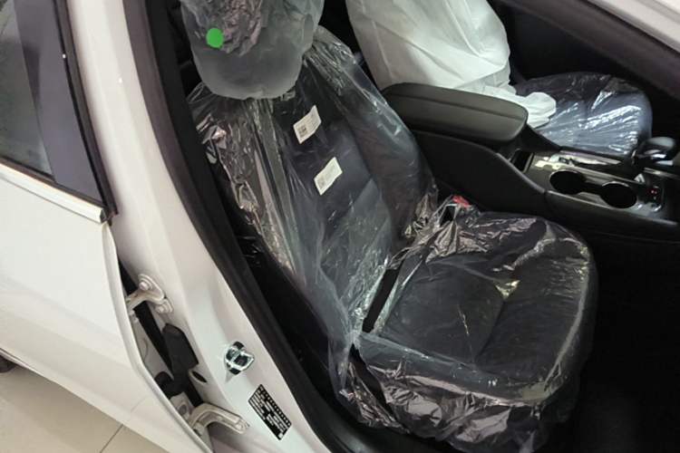 Used Chevrolet Malibu XL 2023 1.5T Sharp Edition Right Front Seat