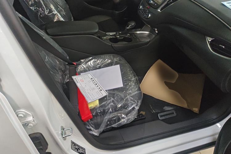 Used Chevrolet Malibu XL 2023 1.5T Sharp Edition Right Front Seat