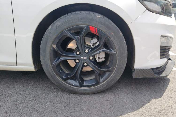 Used Chevrolet Malibu XL 2023 Redline 2.0T Sporty Edition Right Front Wheel Hub