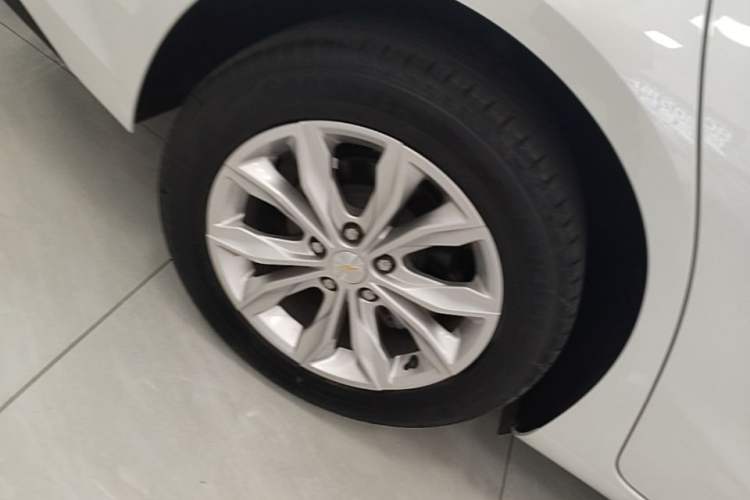 Used Chevrolet Malibu XL 2023 1.5T Sharp Edition Right Rear Wheel Hub