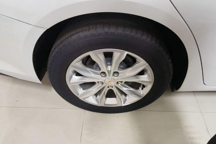 Used Chevrolet Malibu XL 2023 1.5T Sharp Edition Right Rear Wheel Hub