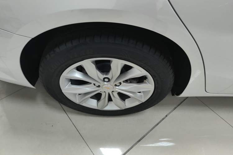 Used Chevrolet Malibu XL 2023 1.5T Sharp Edition Right Rear Wheel Hub