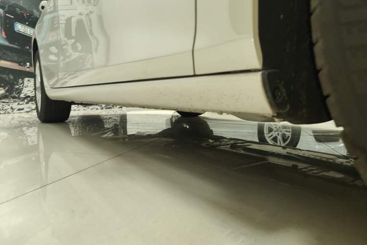 Used Chevrolet Malibu XL 2023 1.5T Sharp Edition Right Side Sill