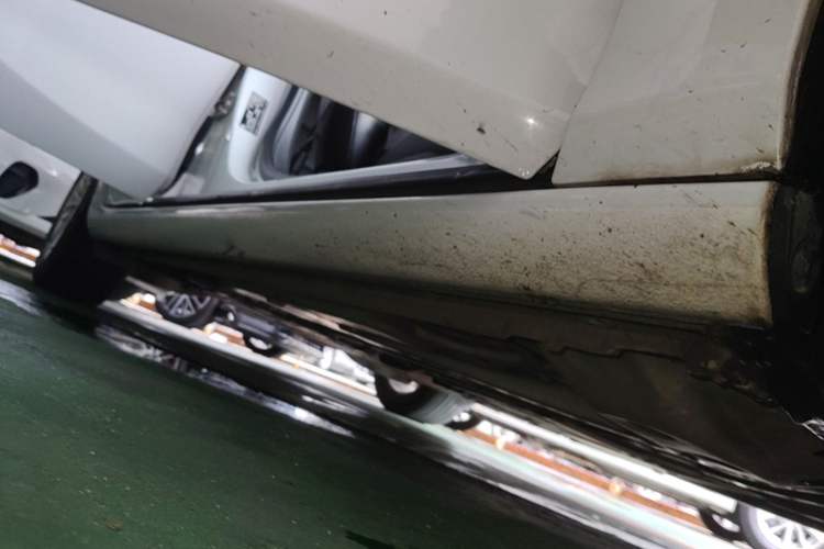 Used Chevrolet Malibu XL 2023 1.5T Sharp Edition Right Side Sill