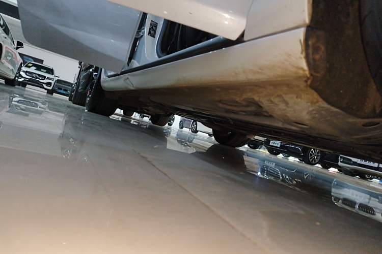 Used Chevrolet Malibu XL 2023 Redline 2.0T Sporty Edition Right Side Sill
