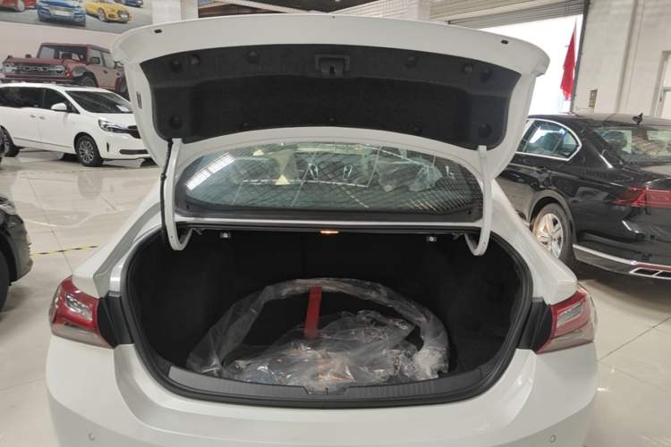 Used Chevrolet Malibu XL 2023 1.5T Sharp Edition Trunk