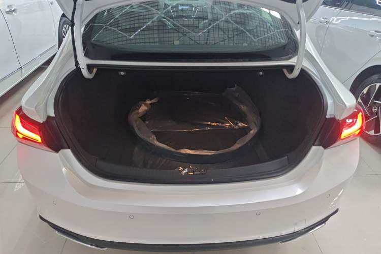 Used Chevrolet Malibu XL 2023 1.5T Sharp Edition Trunk