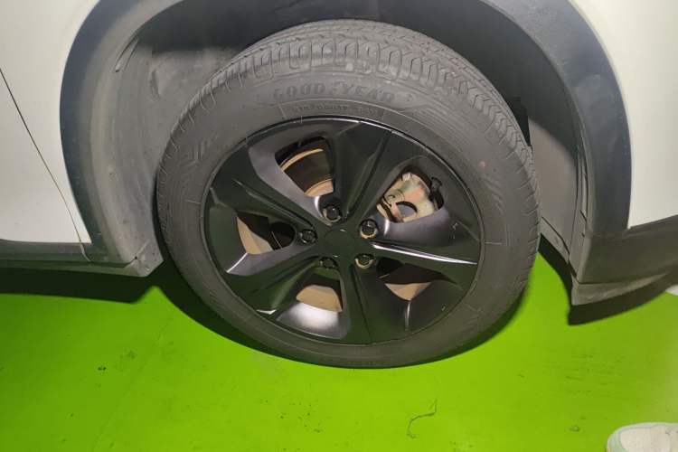 Used Chevrolet Menlo 2020 Star Edition Right Front Wheel Hub