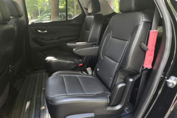 Used Chevrolet Menlo  Left Rear Seat