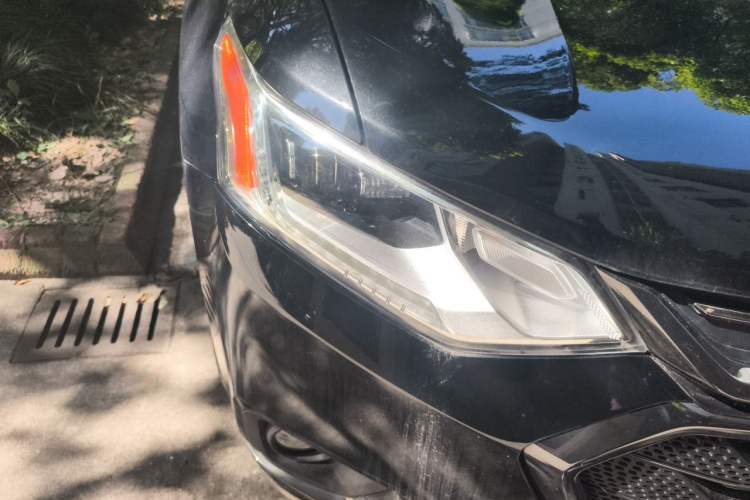 Used Chevrolet Menlo  Right Front Headlight