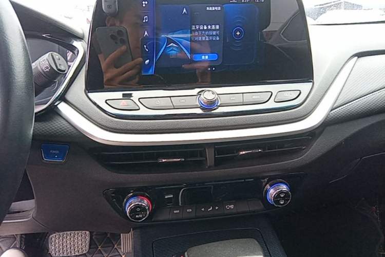 Used Chevrolet Menlo 2020 Starry Edition Audio And AC Panel