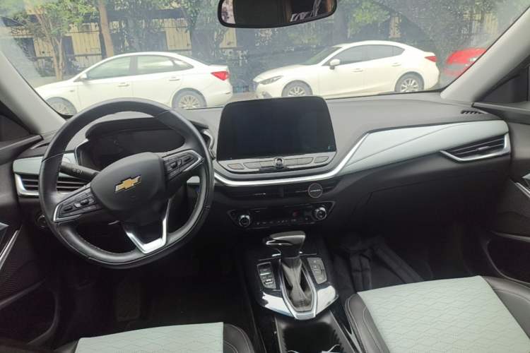 Used Chevrolet Menlo 2020 Starry Edition Center Console
