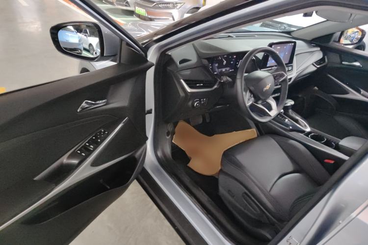 Used Chevrolet Menlo 2020 Starry Edition Driver Seat