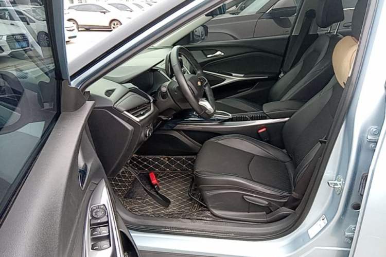 Used Chevrolet Menlo 2020 Starry Edition Driver Seat