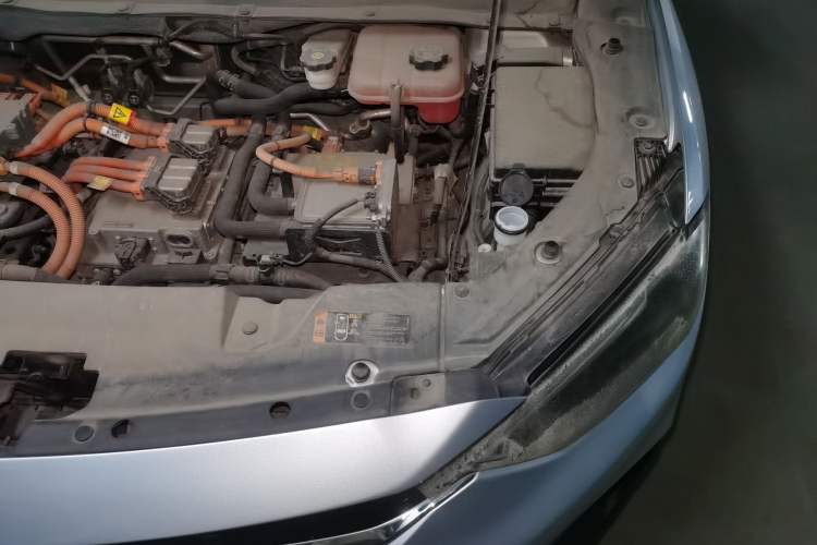 Used Chevrolet Menlo 2020 Starry Edition Engine Bay Left