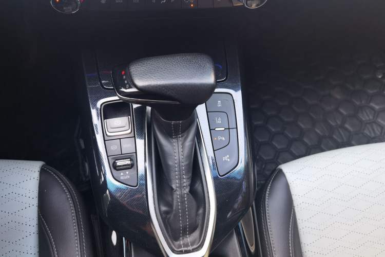 Used Chevrolet Menlo 2020 Starry Edition Gear Lever