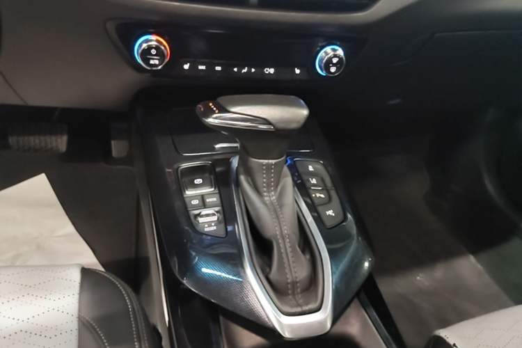 Used Chevrolet Menlo 2020 Starry Edition Gear Lever