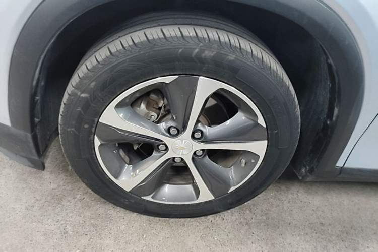 Used Chevrolet Menlo 2020 Starry Edition Left Front Wheel Hub
