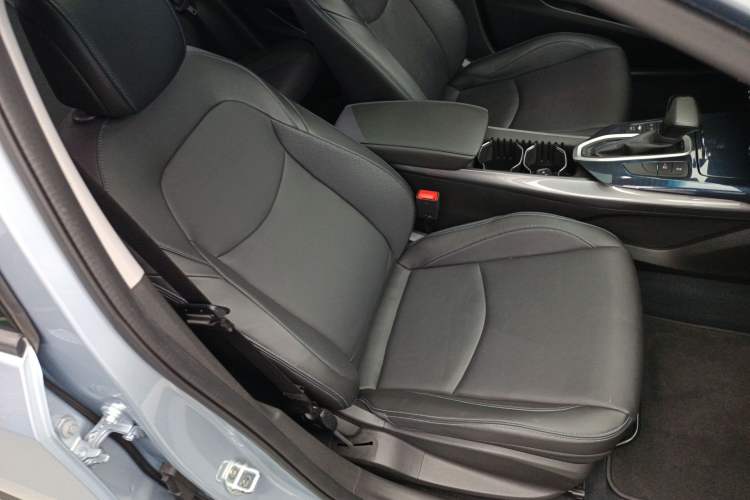 Used Chevrolet Menlo 2020 Starry Edition Right Front Seat
