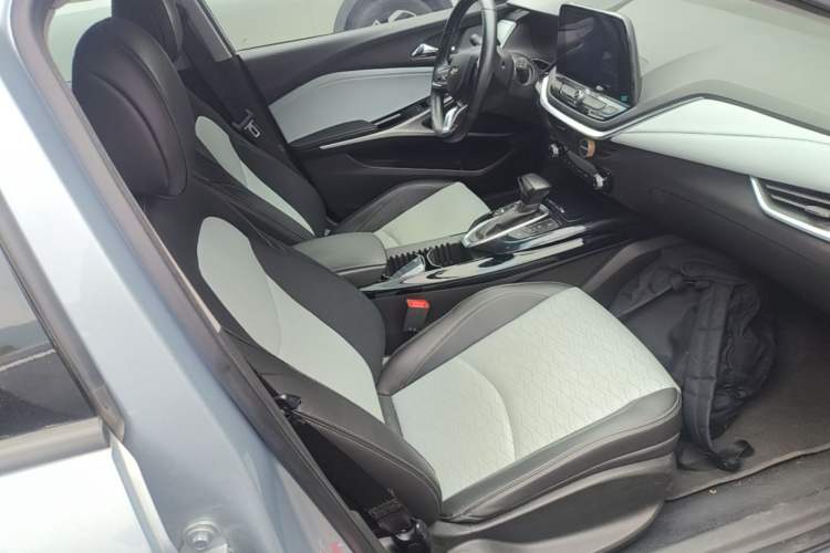Used Chevrolet Menlo 2020 Starry Edition Right Front Seat