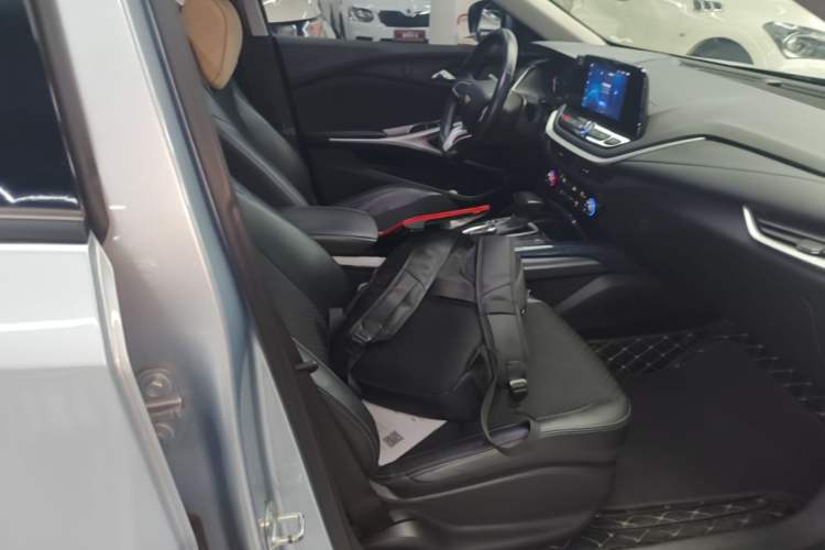 Used Chevrolet Menlo 2020 Starry Edition Right Front Seat