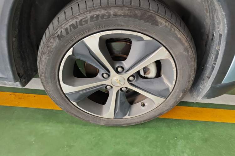 Used Chevrolet Menlo 2020 Starry Edition Right Front Wheel Hub