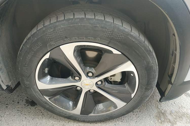 Used Chevrolet Menlo 2020 Starry Edition Right Front Wheel Hub