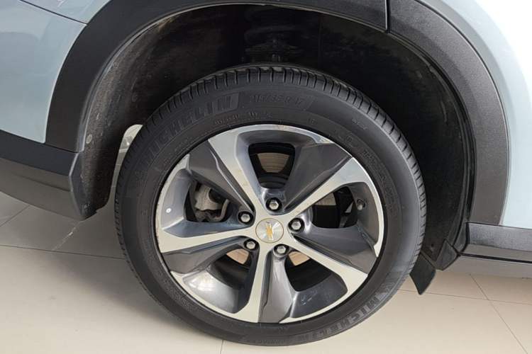 Used Chevrolet Menlo 2020 Starry Edition Right Rear Wheel Hub