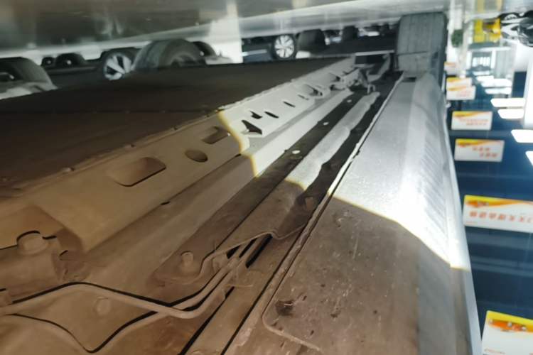 Used Chevrolet Menlo 2020 Starry Edition Right Side Sill