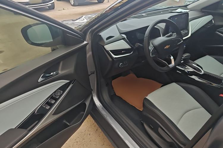 Used Chevrolet Menlo 2020 Starry Edition Driver Seat
