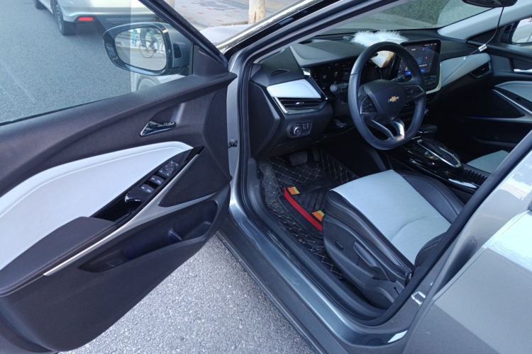 Used Chevrolet Menlo 2020 Starry Edition Driver Seat
