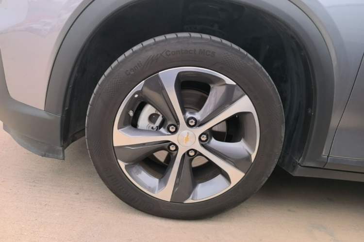 Used Chevrolet Menlo 2020 Starry Edition Left Front Wheel Hub