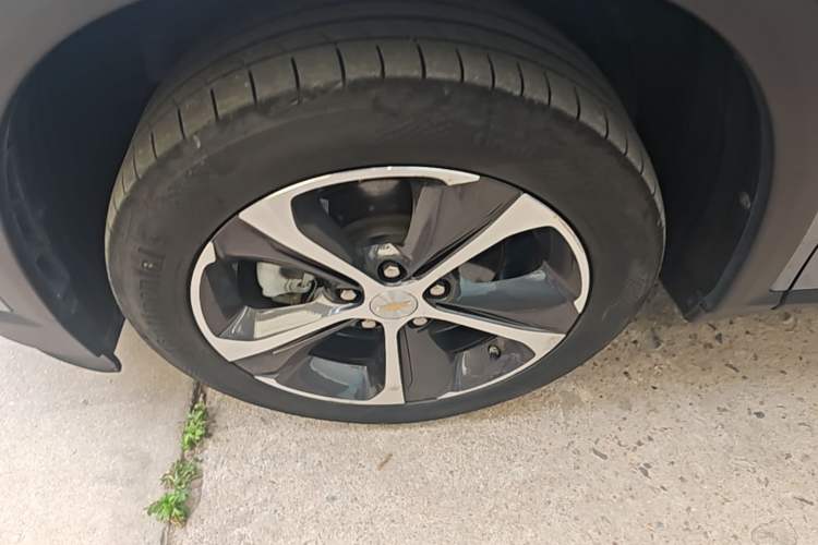 Used Chevrolet Menlo 2020 Starry Edition Left Front Wheel Hub