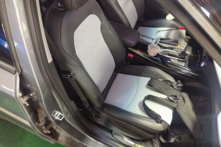 Used Chevrolet Menlo 2020 Starry Edition Right Front Seat