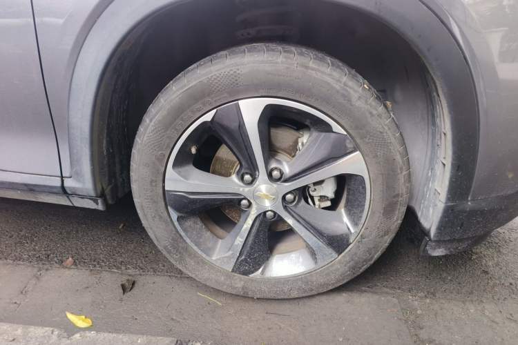 Used Chevrolet Menlo 2020 Starry Edition Right Front Wheel Hub