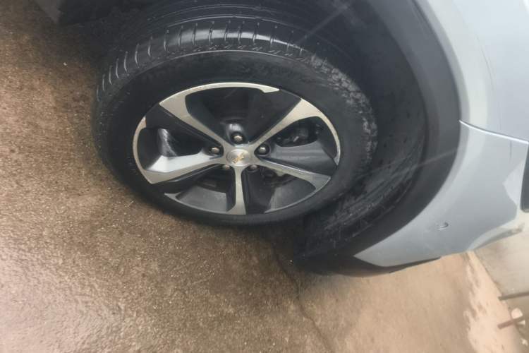 Used Chevrolet Menlo 2020 Starry Edition Right Front Wheel Hub