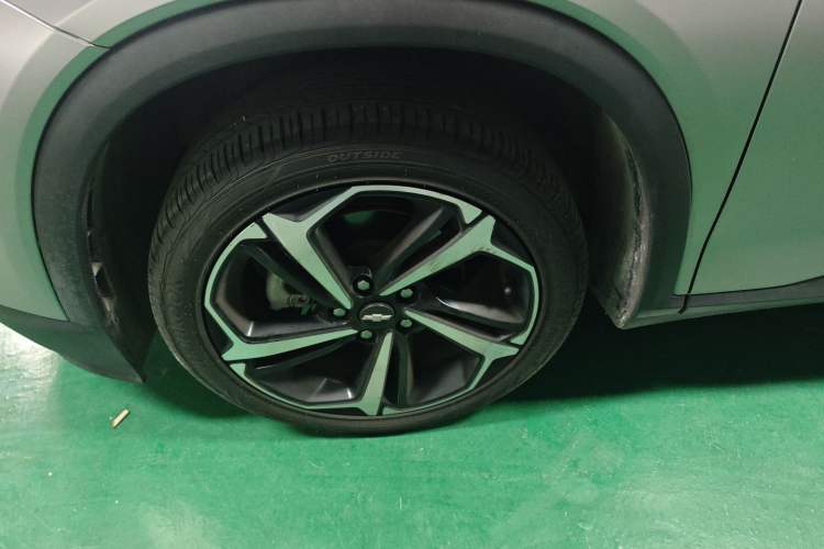 Used Chevrolet Menlo 2020 Star Edition Left Front Wheel Hub