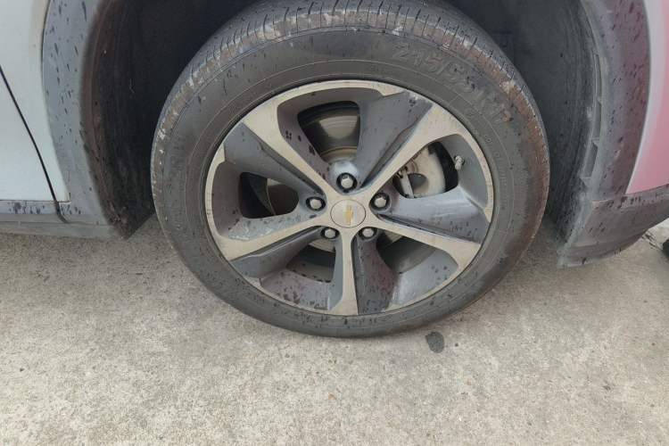 Used Chevrolet Menlo 2020 Starry Edition Right Front Wheel Hub