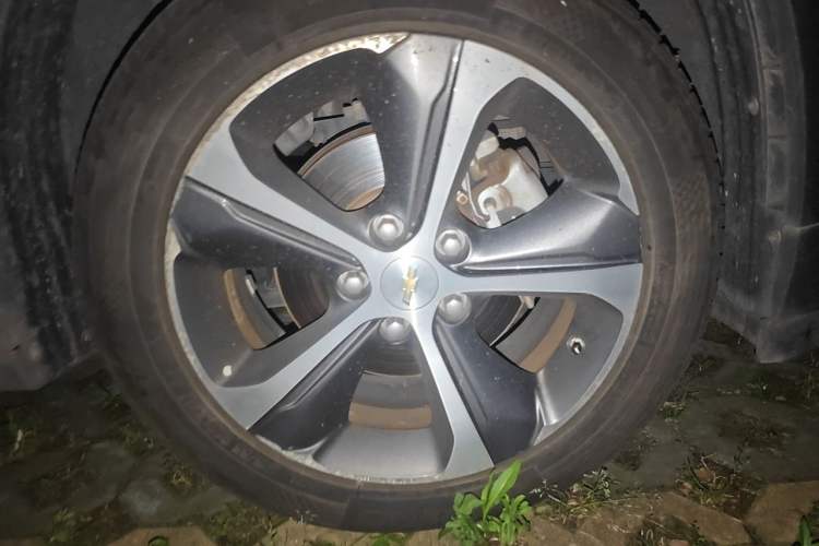 Used Chevrolet Menlo 2020 Star Edition Right Front Wheel Hub
