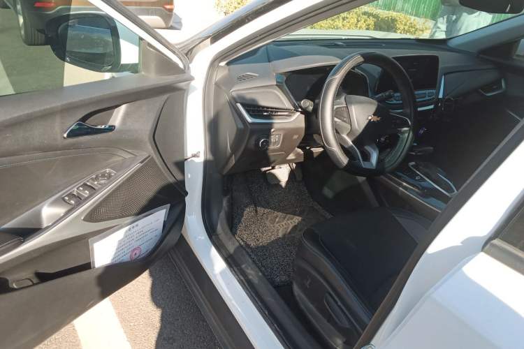 Used Chevrolet Menlo 2020 Starry Edition Driver Seat